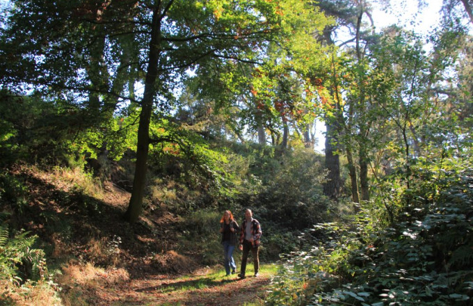 Wanderer im Seitenarm der Brautrummel