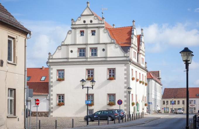 Rathaus Niemegk, Foto: Jedrzej Marzecki, Lizenz: Tourismusverband Fläming e.V.