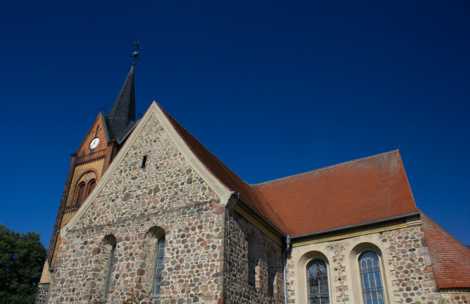 Beeindruckende Feldsteinkirche von Wiesenburg, Foto: Bansen-Wittig