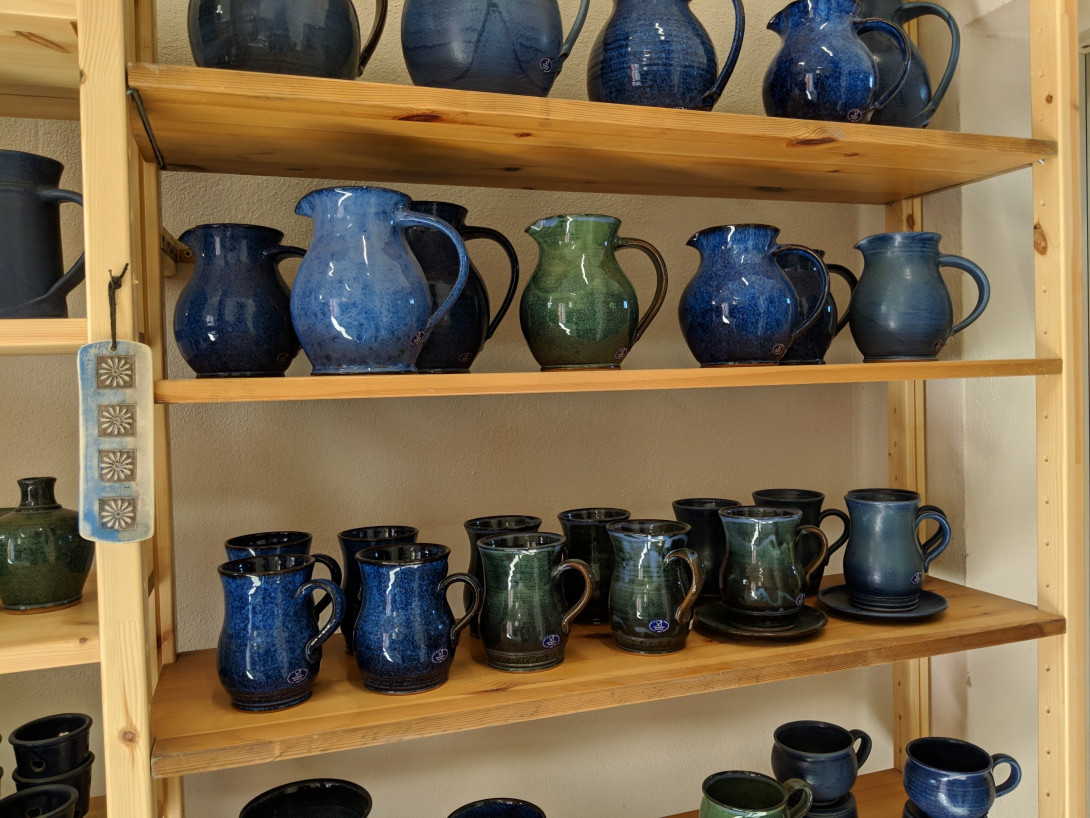 Königsblau Keramik aus Schmerwitz, Foto: Antje Tischer, Lizenz: TMB Fotoarchiv
