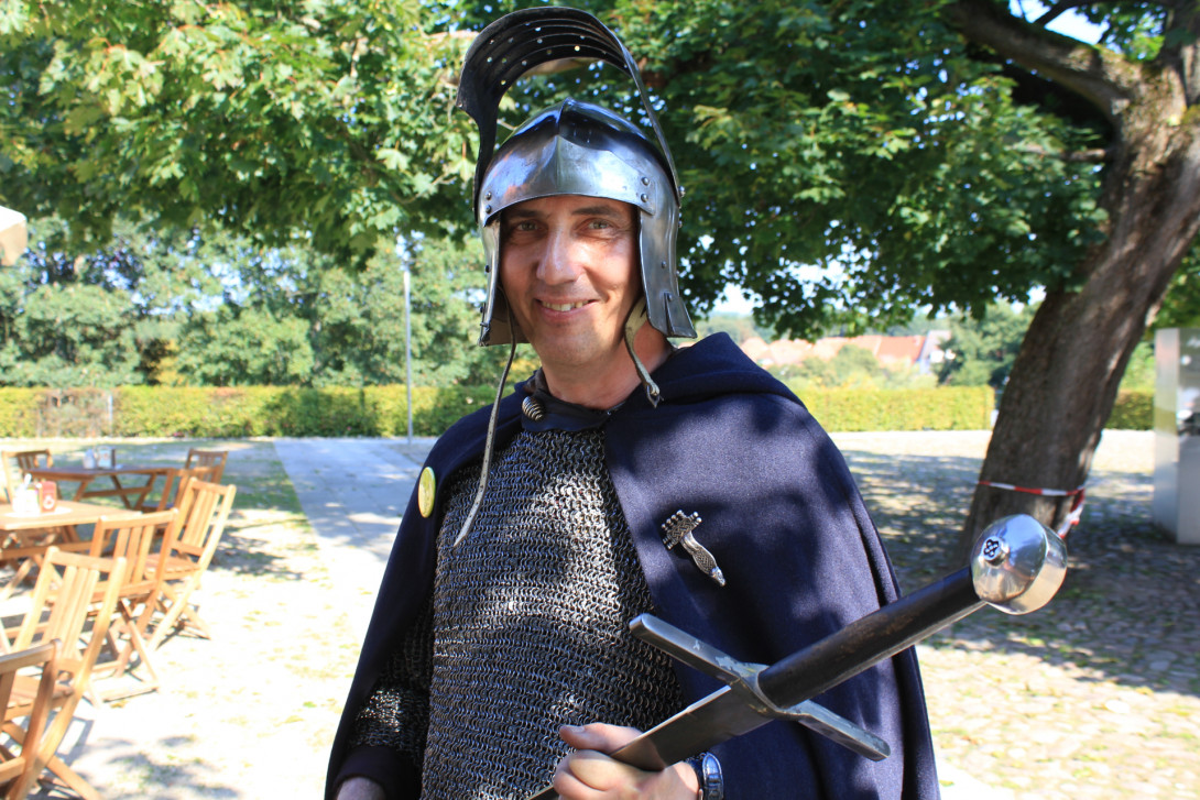 Ritter Thomas bei einer Burgführung, Foto: Bansen/Wittig