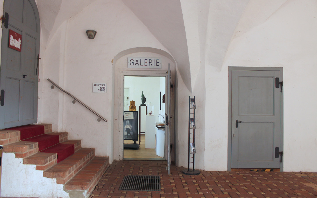 Galerie Eingang im Torhaus, Foto: Eva Galonska