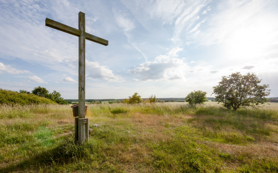 Gipfelkreuz auf dem Hagelberg, Foto: Jedrzej Marzecki, Lizenz: Tourismusverband Fläming e.V.