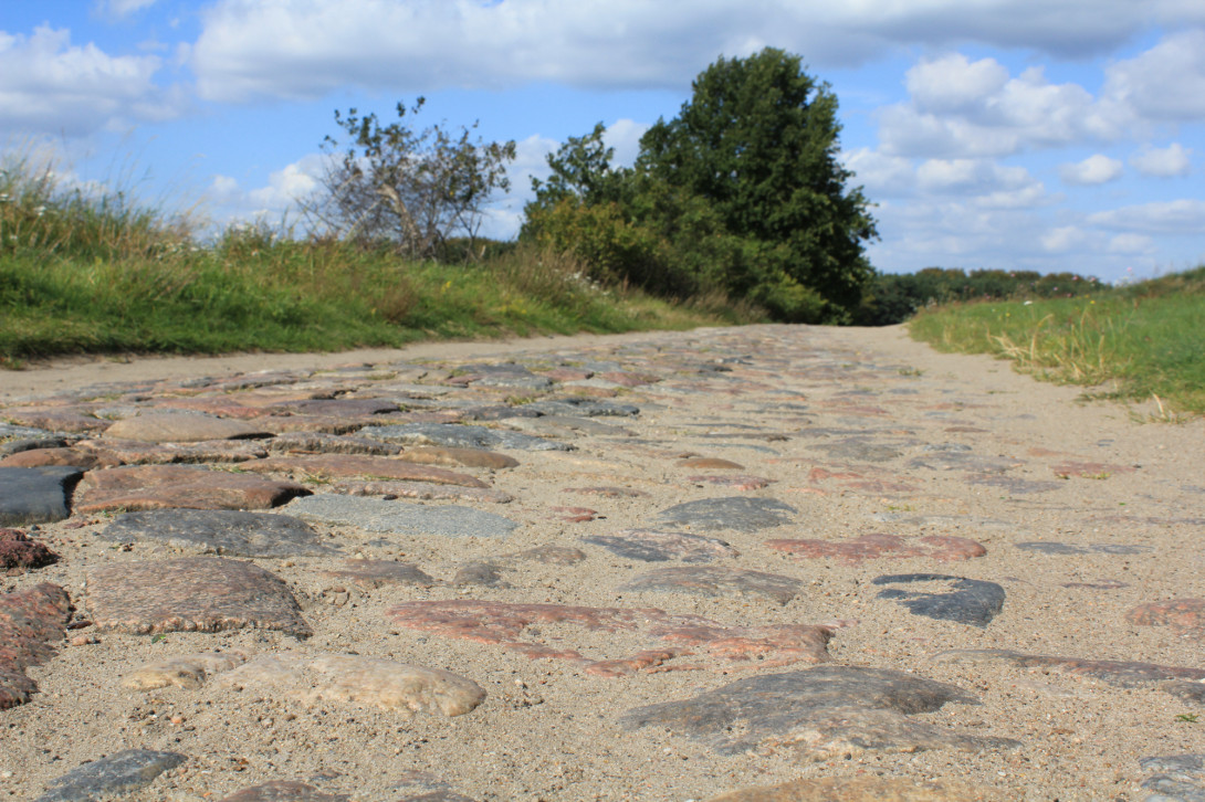 Historische Kopfsteinpflasterstraße, Foto: Bansen-Wittig