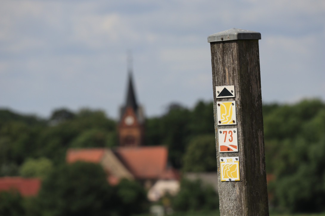 Zwischenwegweiserrr, Foto: Bansen-Wittig