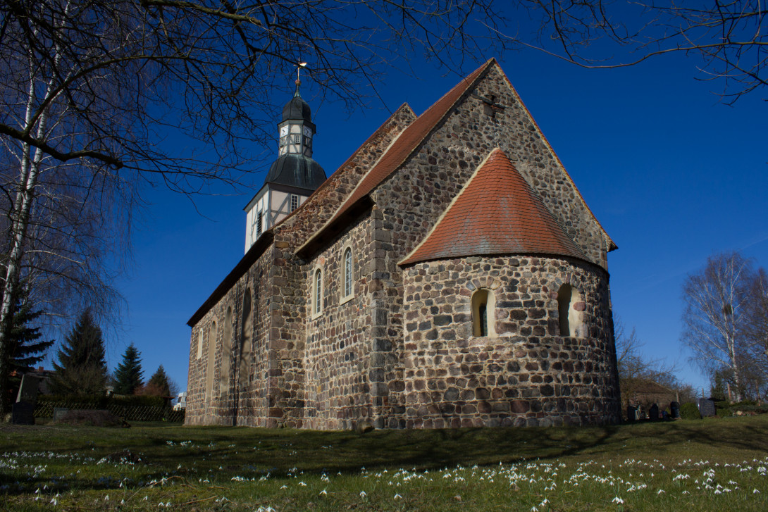 Abstecher zur Feldsteinkirche Borne, Foto: Bansen-Wittig