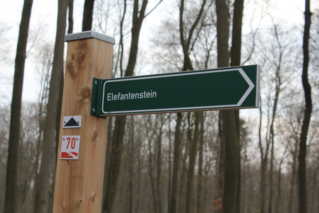 Hinweis zum Elefantenstein, Foto: Bansen-Wittig