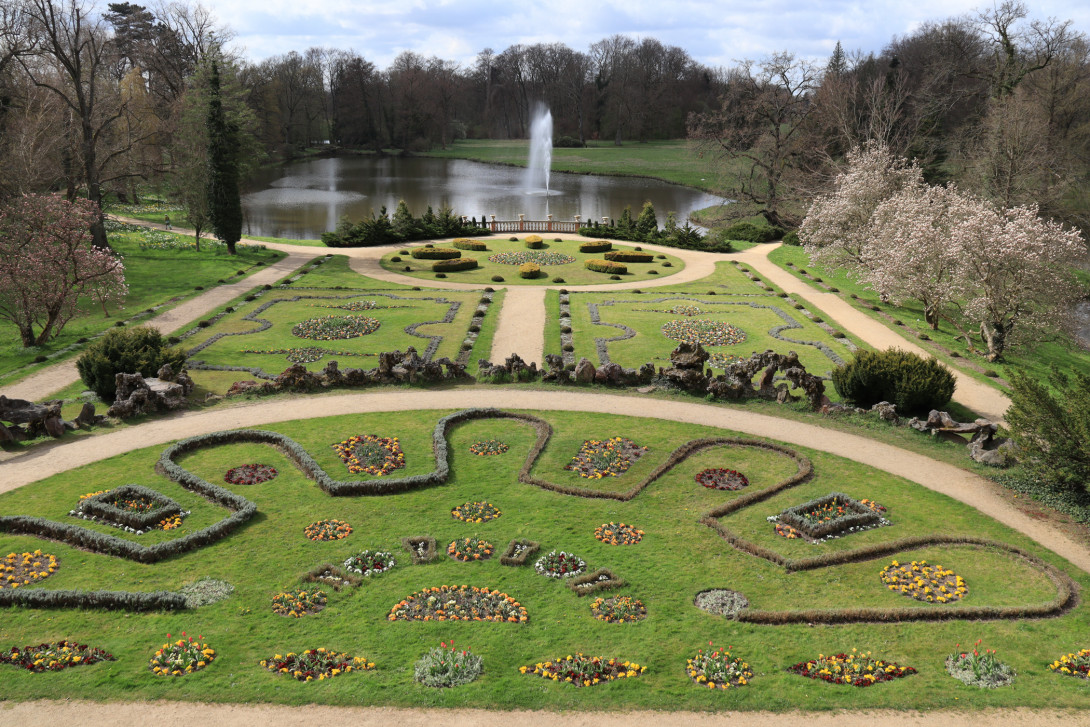 Blick von der Balustrade auf die Teppichbeete, Foto: Bansen-Wittig